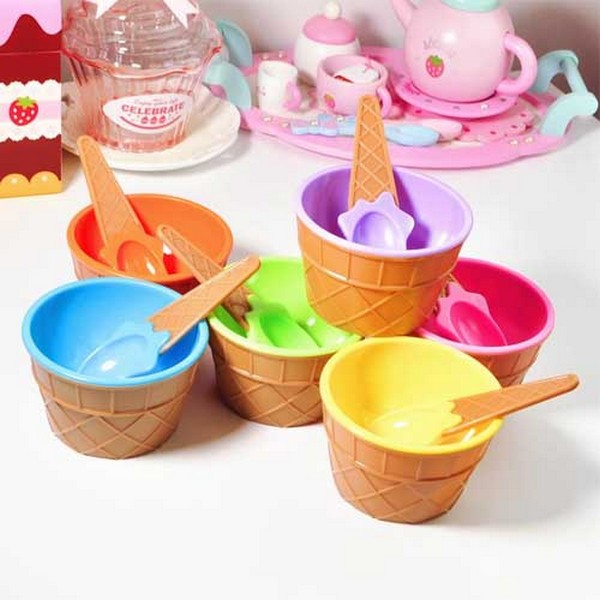 Ice Cream Cups Set - 4 Cups & 4 Spoons